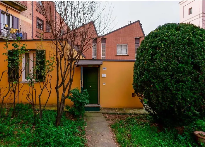 Cavaticcio By Lesdomus * بولونيا